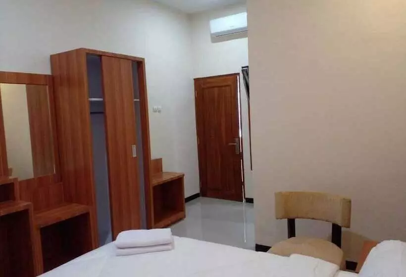 Otel The Wisma Solo Syariah
