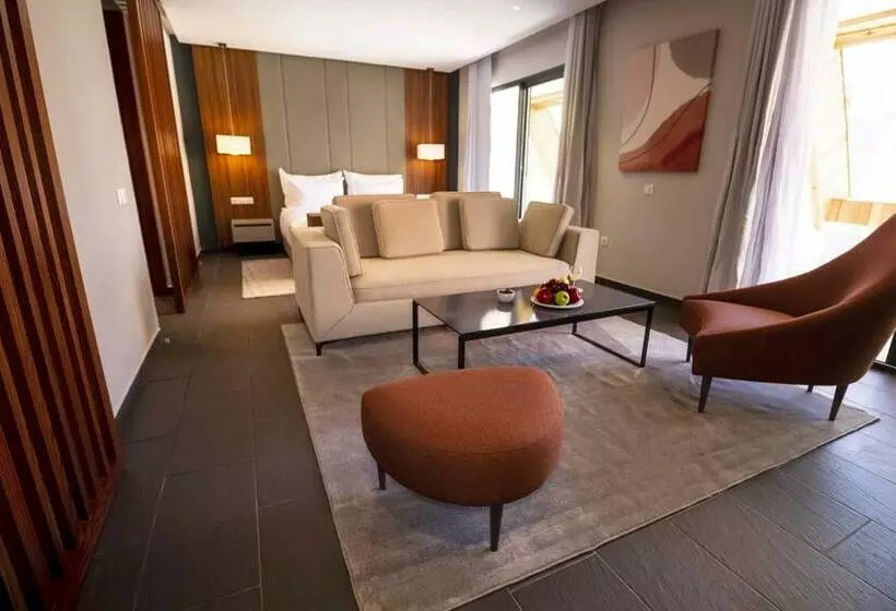 هتل Zephyr Ifrane