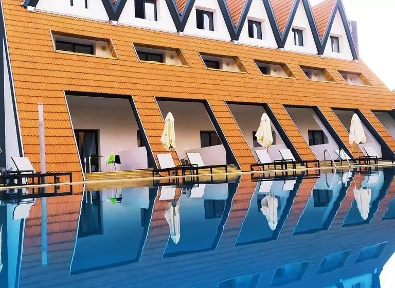 هتل Zephyr Ifrane