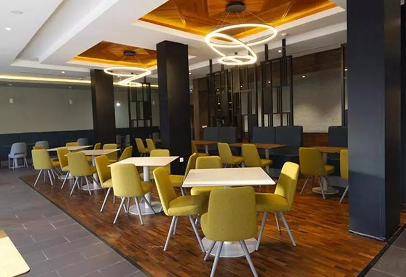 هتل Zephyr Ifrane