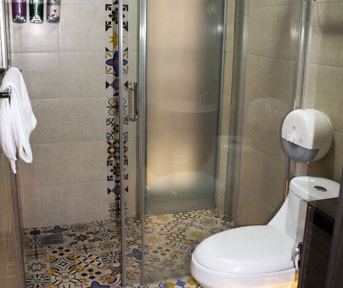 膳宿费 Ronda Hotel Boutique By Chat Noir