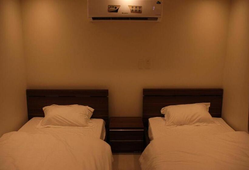 الجناح الأبيض للأجنحه الفندقية