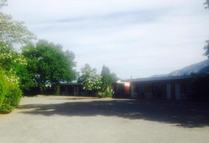 הוסטל The Highland Inn