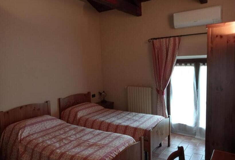 ホテル Agriturismo Raimondi Cominesi Amilcare