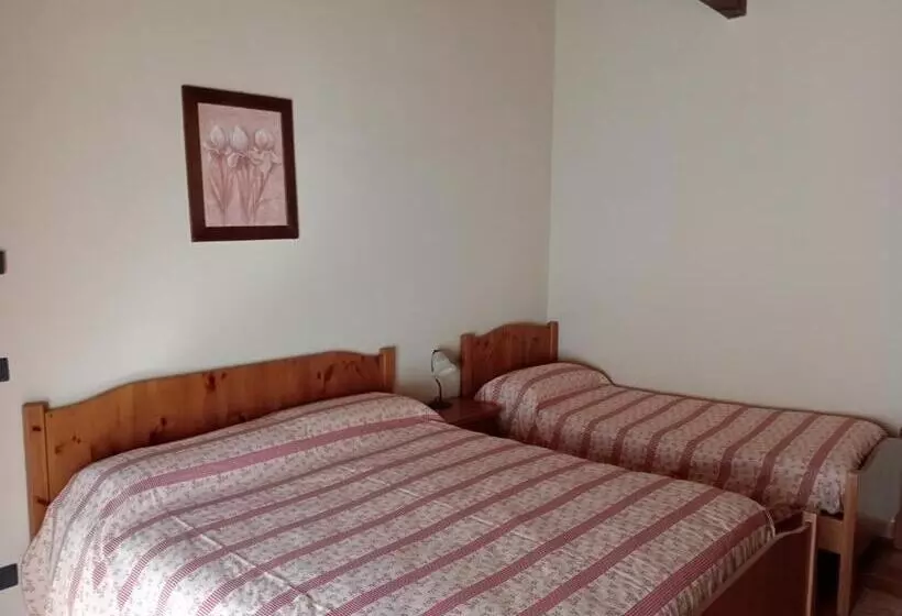 ホテル Agriturismo Raimondi Cominesi Amilcare