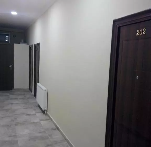 Hotel G & J