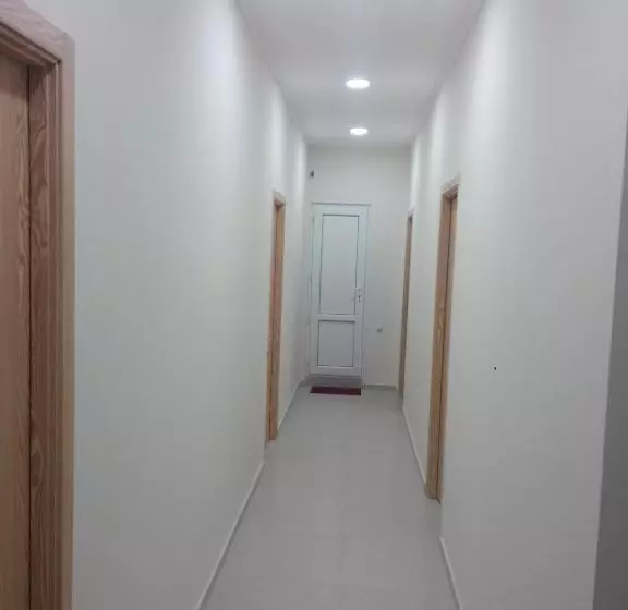 Hotel G & J