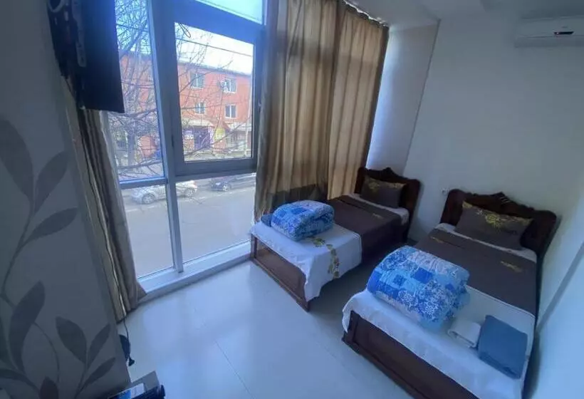Hotel G & J