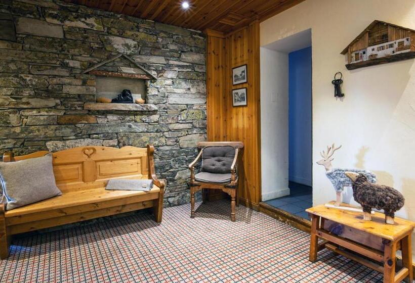 هتل Hôtel L Arbina