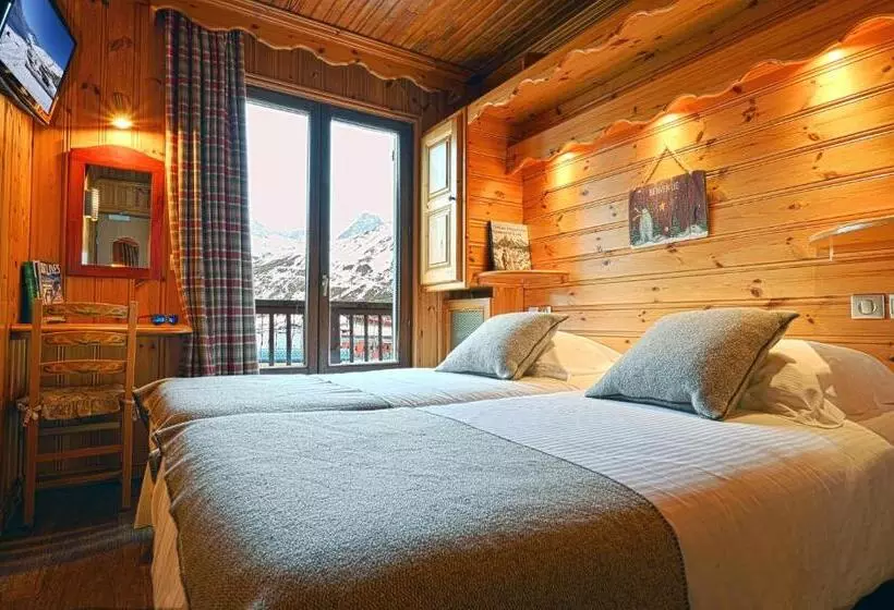 هتل Hôtel L Arbina