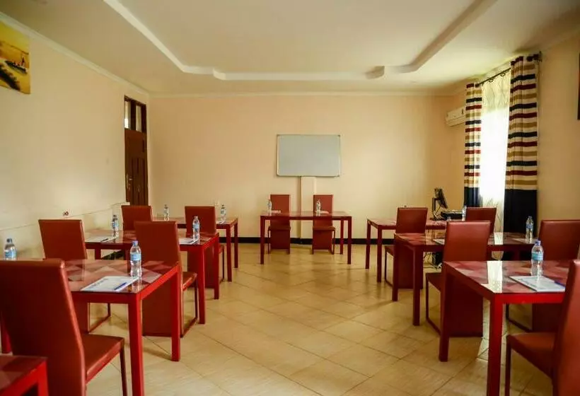 Hotelli La Vista Garden