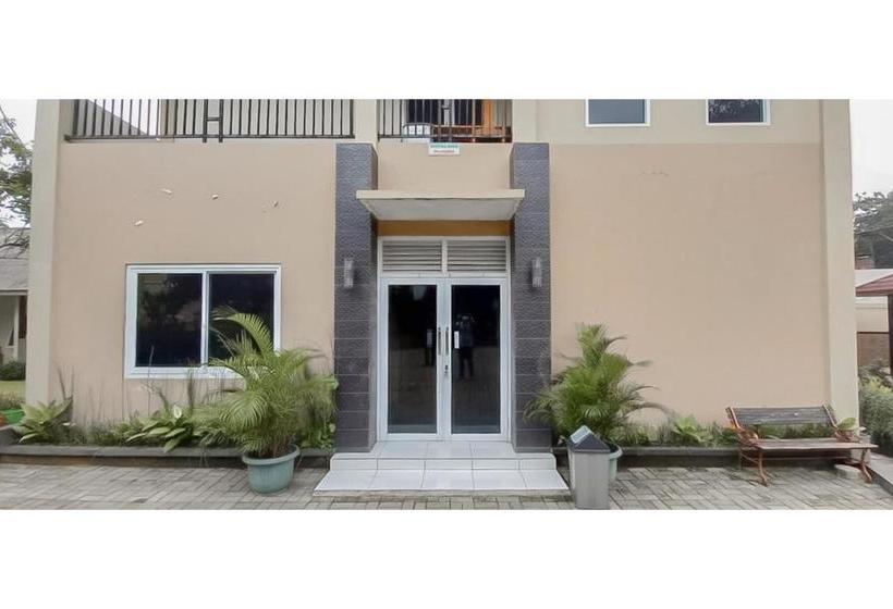 Hotel Sri Indrawati Puncak Mitra Reddoorz