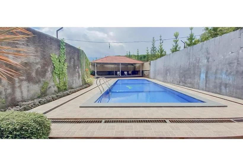 Hotel Sri Indrawati Puncak Mitra Reddoorz