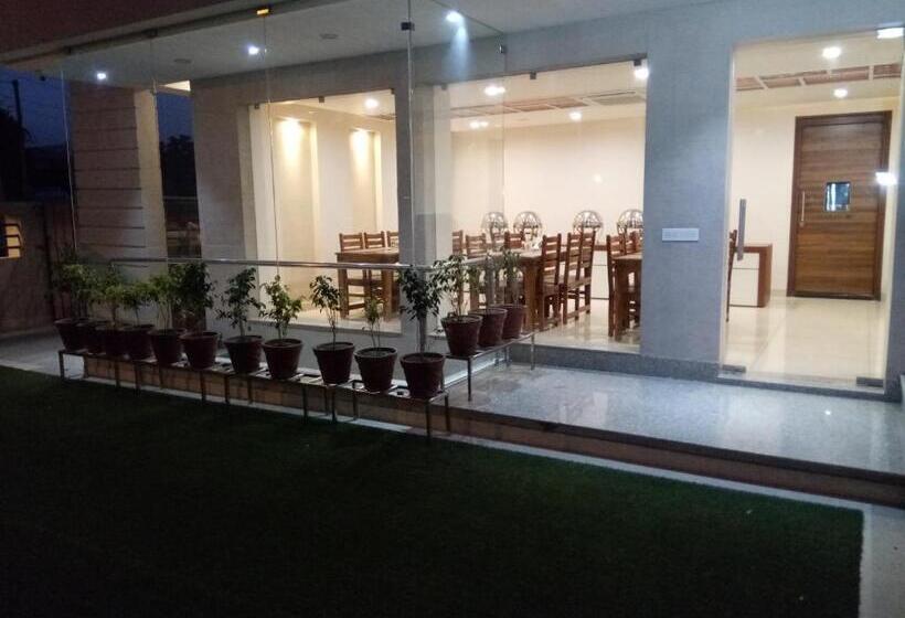 בית מלון כפרי The Lighthouse