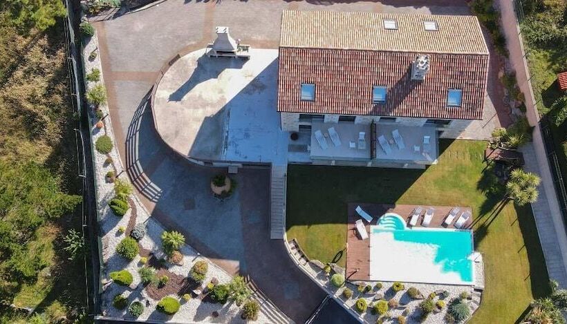 پانسیون A Ballenera De Caneliñas