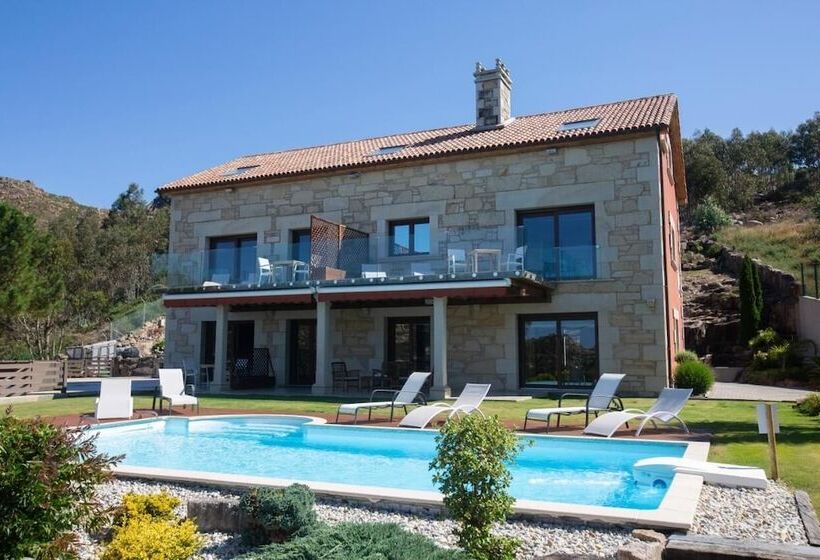 پانسیون A Ballenera De Caneliñas