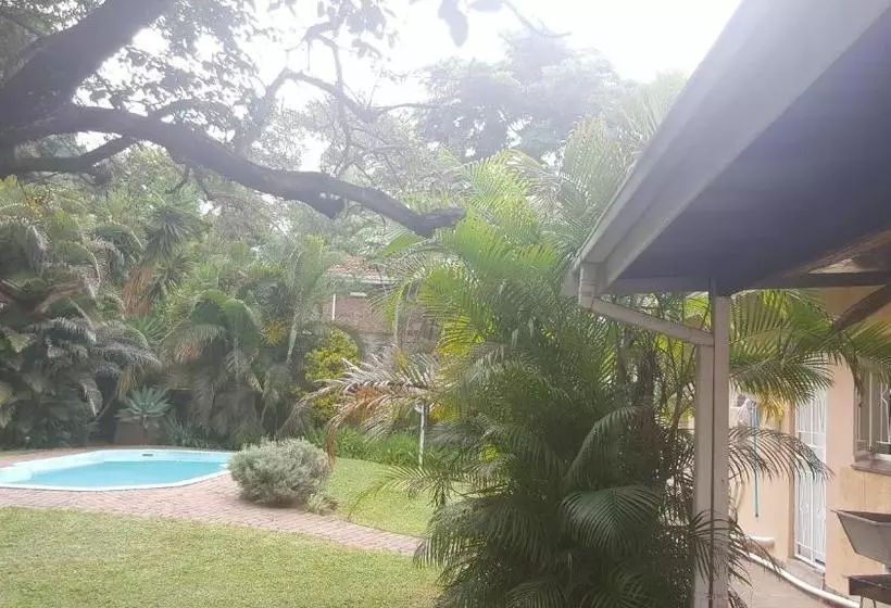 ペンション Spring Acres Guesthouse