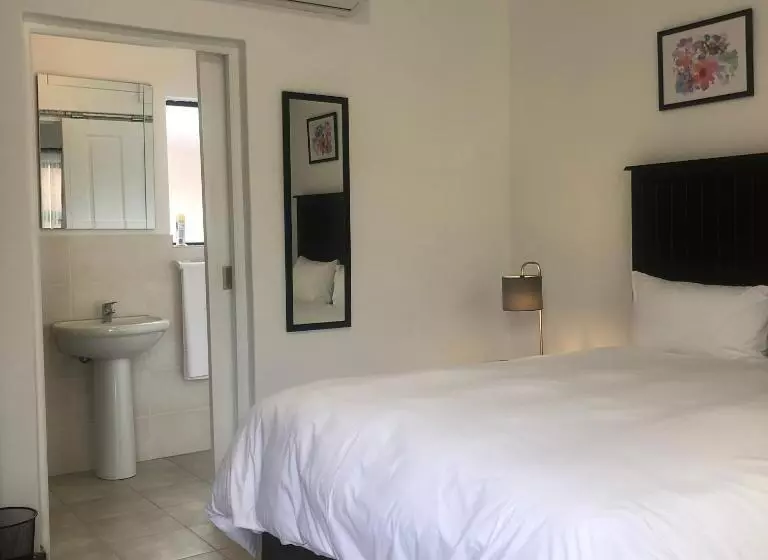 ペンション Spring Acres Guesthouse