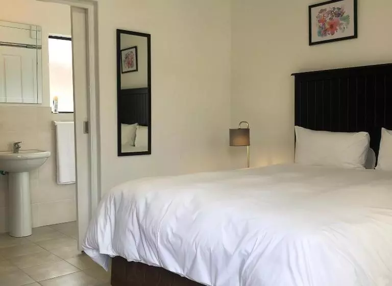 ペンション Spring Acres Guesthouse