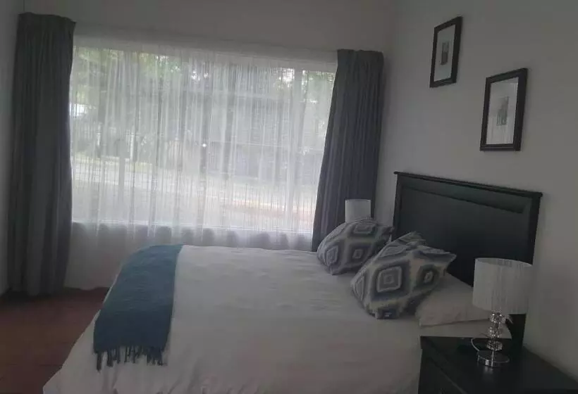 ペンション Spring Acres Guesthouse