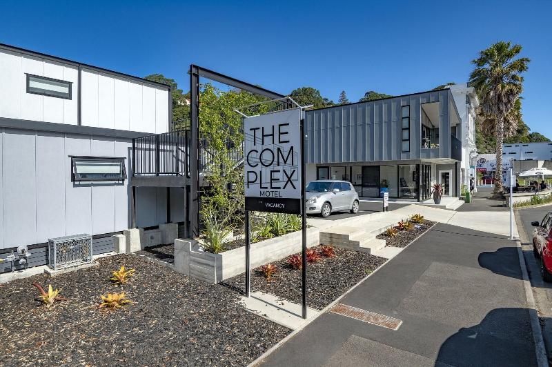 The Com Plex Motel