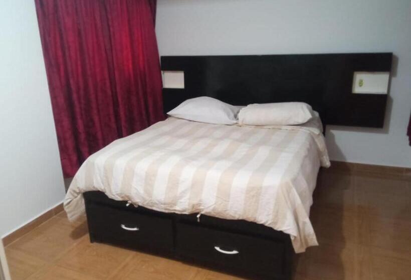 住宿加早餐  Adrian′s House Hostal