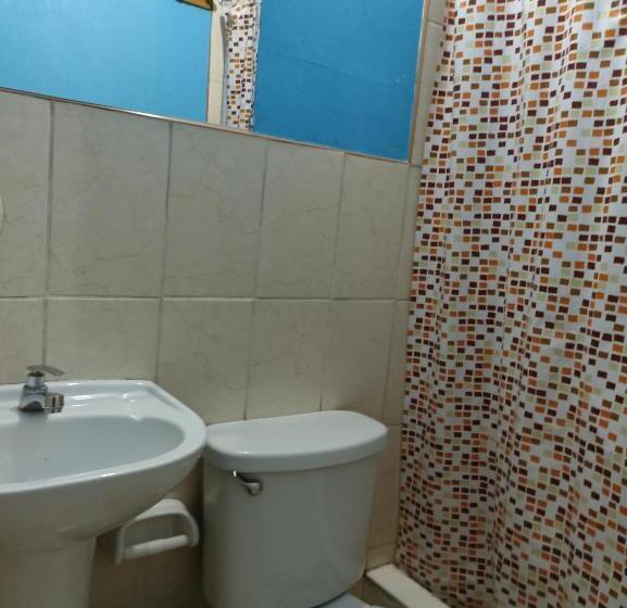 住宿加早餐  Adrian′s House Hostal