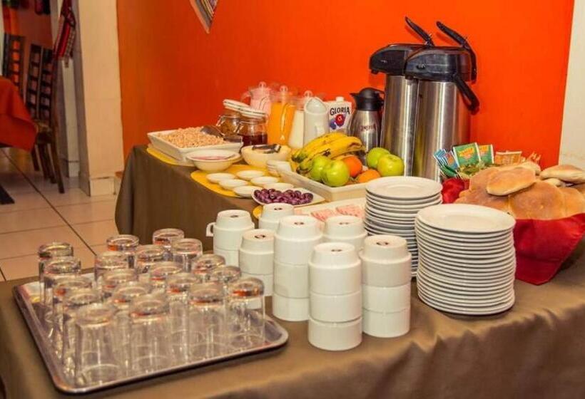 住宿加早餐  Adrian′s House Hostal