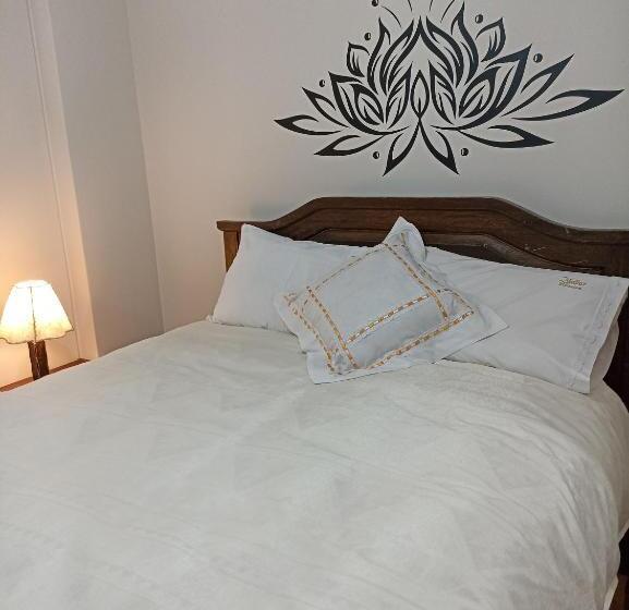 住宿加早餐  Adrian′s House Hostal