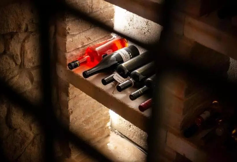 تختخواب و صبحانه Florand Rooms&wine