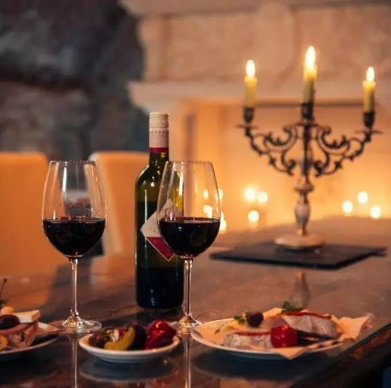 تختخواب و صبحانه Florand Rooms&wine