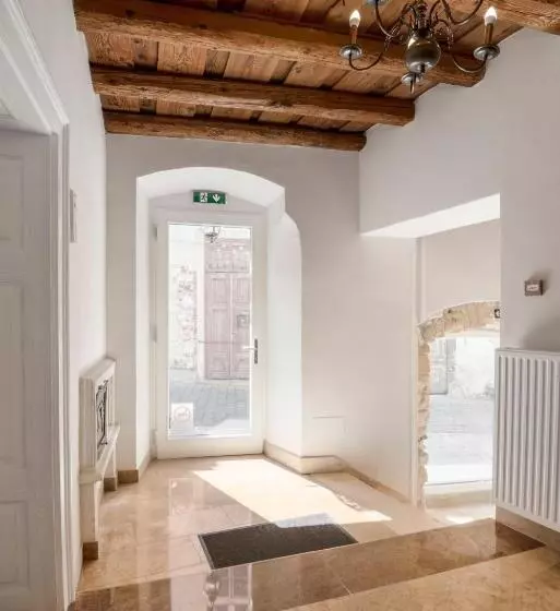 تختخواب و صبحانه Florand Rooms&wine