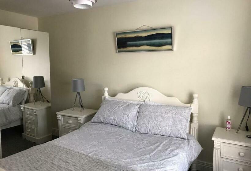 住宿加早餐  The Strand Guest House