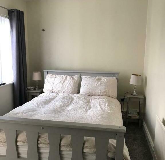 住宿加早餐  The Strand Guest House