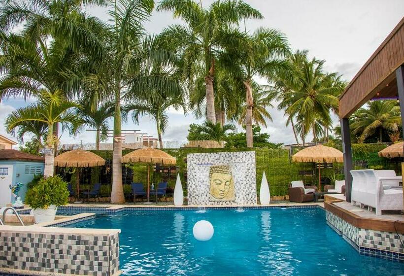 هتل Aqua Marina Beach Club