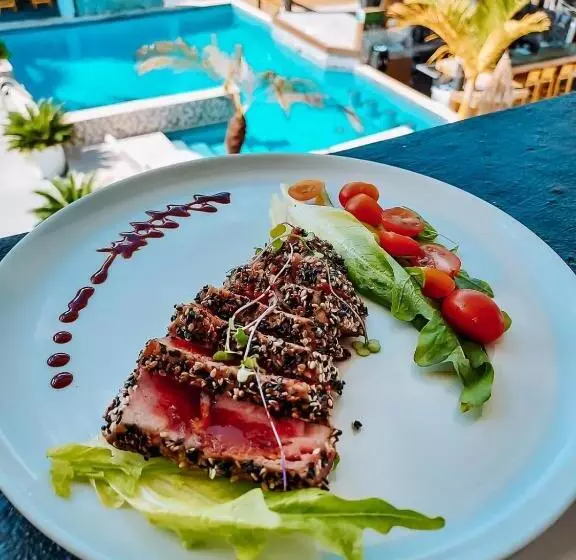 هتل Aqua Marina Beach Club