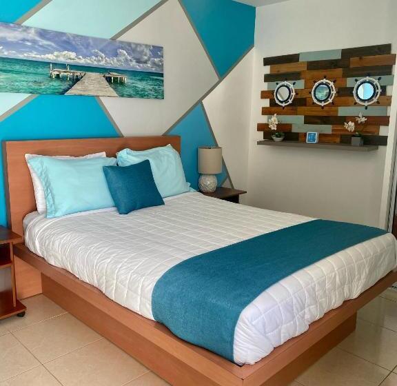 هتل Aqua Marina Beach Club