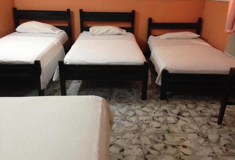 هتل El Diamante Ca