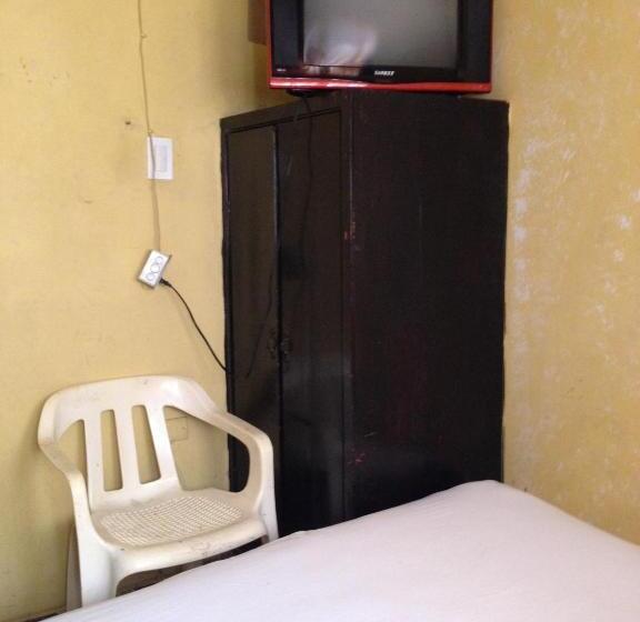 هتل El Diamante Ca