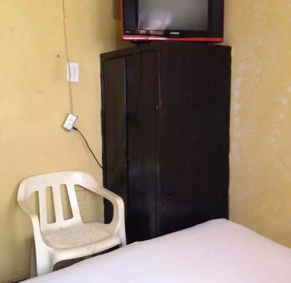هتل El Diamante Ca