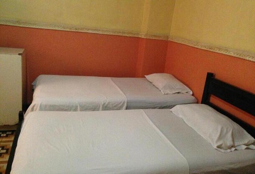 هتل El Diamante Ca