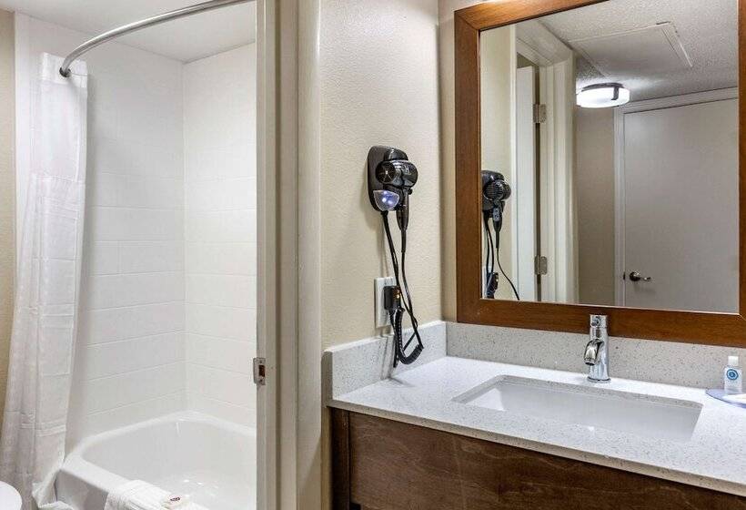 فندق Quality Inn & Suites Spring Lake Fayetteville Near Fort Liberty