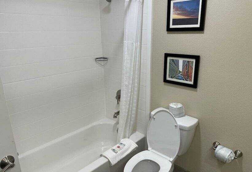 فندق Quality Inn & Suites Spring Lake Fayetteville Near Fort Liberty