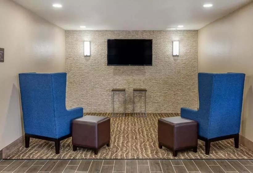 Hotelli Quality Inn & Suites Spring Lake   Fayetteville Near Fort Liberty