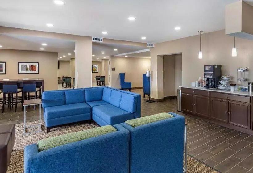 Hotelli Quality Inn & Suites Spring Lake   Fayetteville Near Fort Liberty
