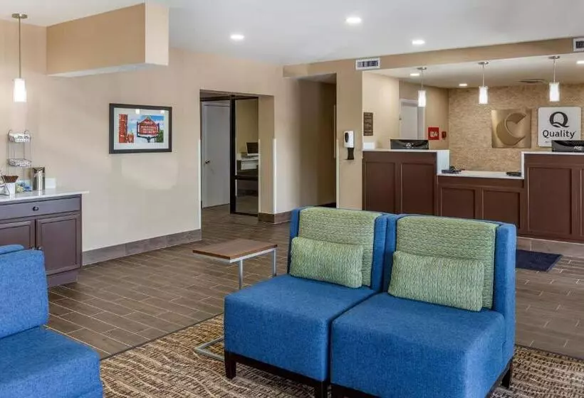 Hotelli Quality Inn & Suites Spring Lake   Fayetteville Near Fort Liberty