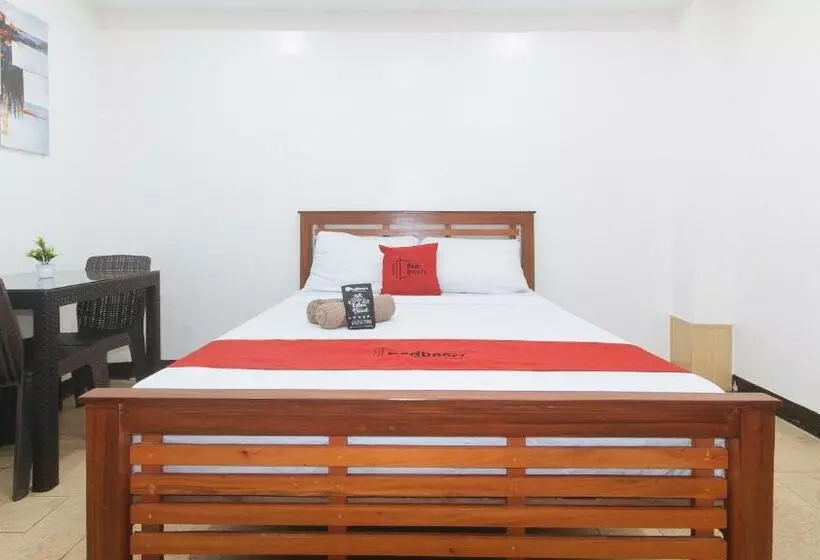 Hotelli Reddoorz At Rjs Bldg Near Lyceum Gen Trias Cavite