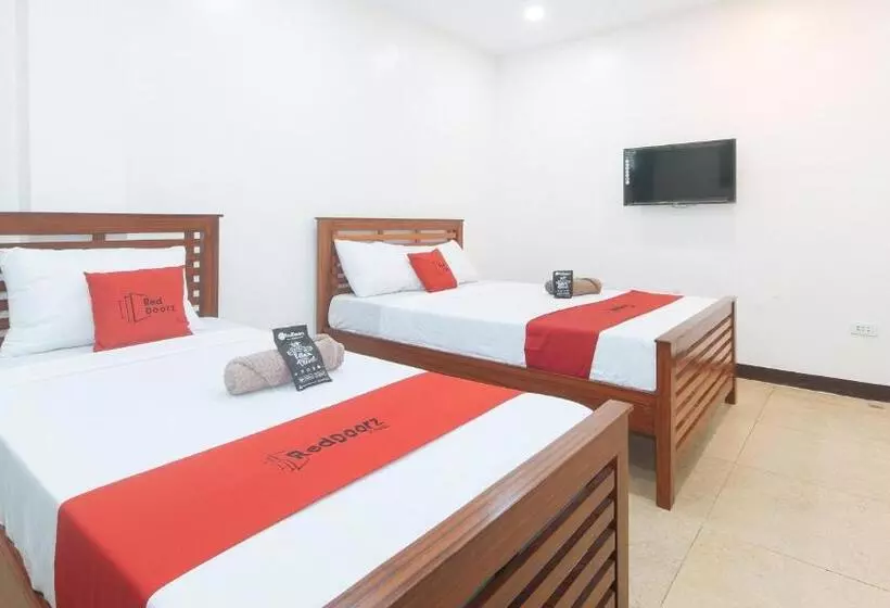 Hotelli Reddoorz At Rjs Bldg Near Lyceum Gen Trias Cavite