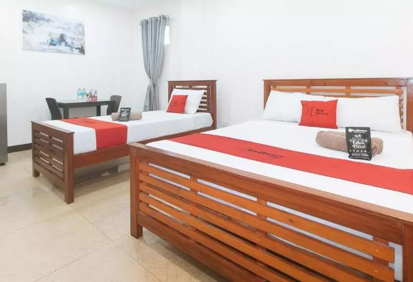 Hotelli Reddoorz At Rjs Bldg Near Lyceum Gen Trias Cavite