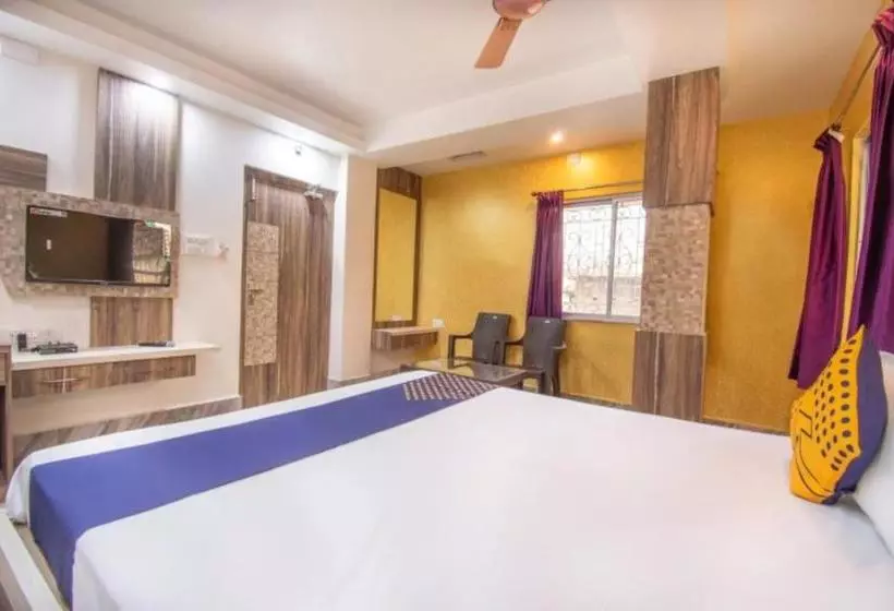 ホテル Staymaker Rajeshwari Inn